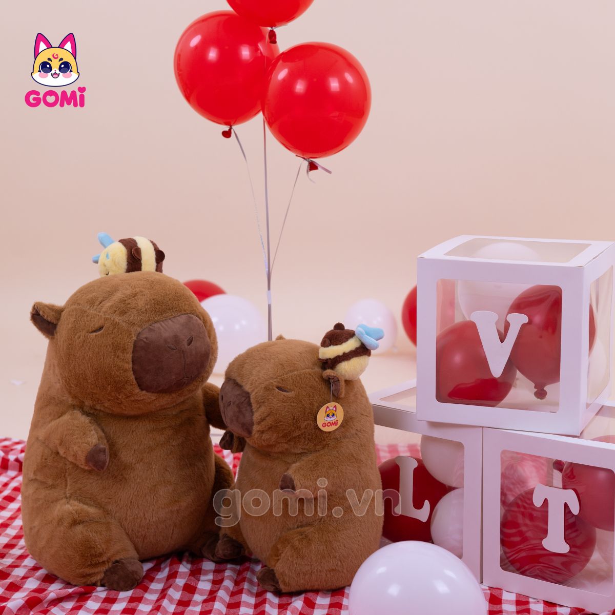 Gấu Bông Capybara Rút Ong