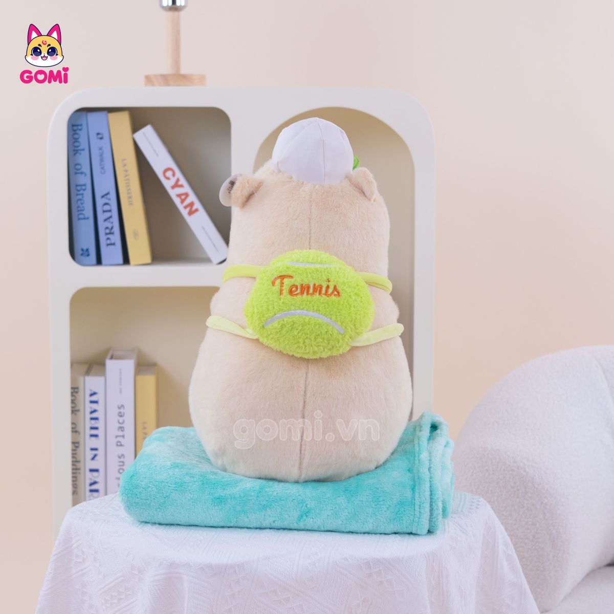 Gối Mền Capybara Đeo Balo Đội Nón