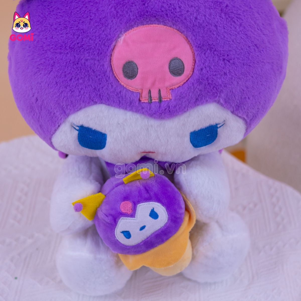 Gấu Bông Kuromi Ôm Kem