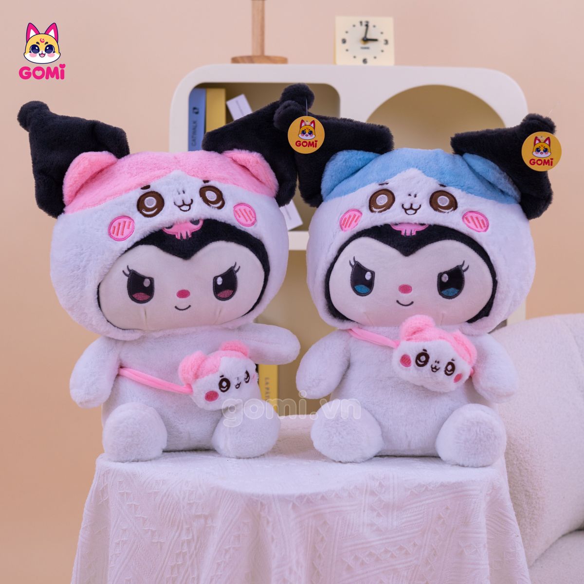 Gấu Bông Kuromi Đeo Túi Trắng
