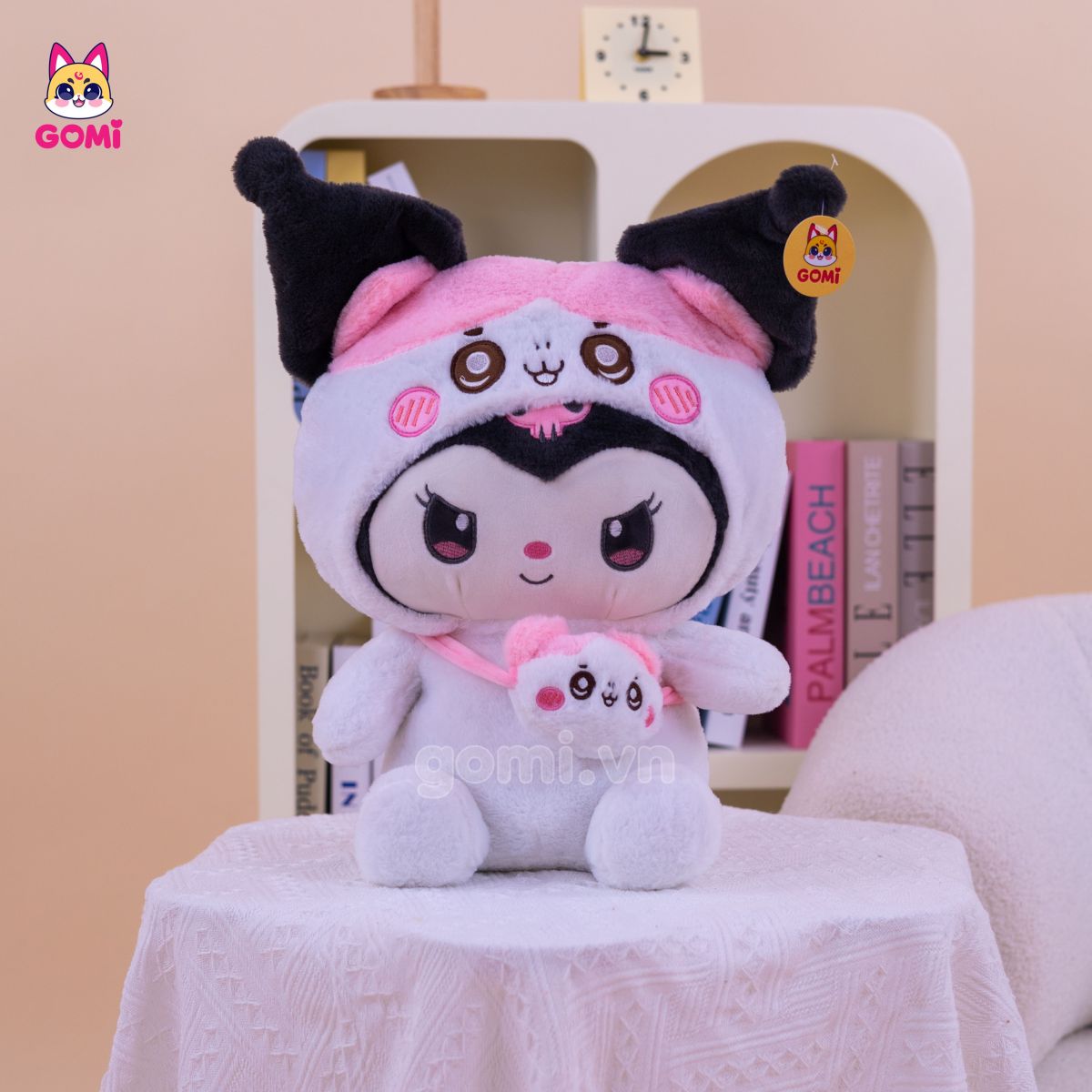 Gấu Bông Kuromi Đeo Túi Trắng