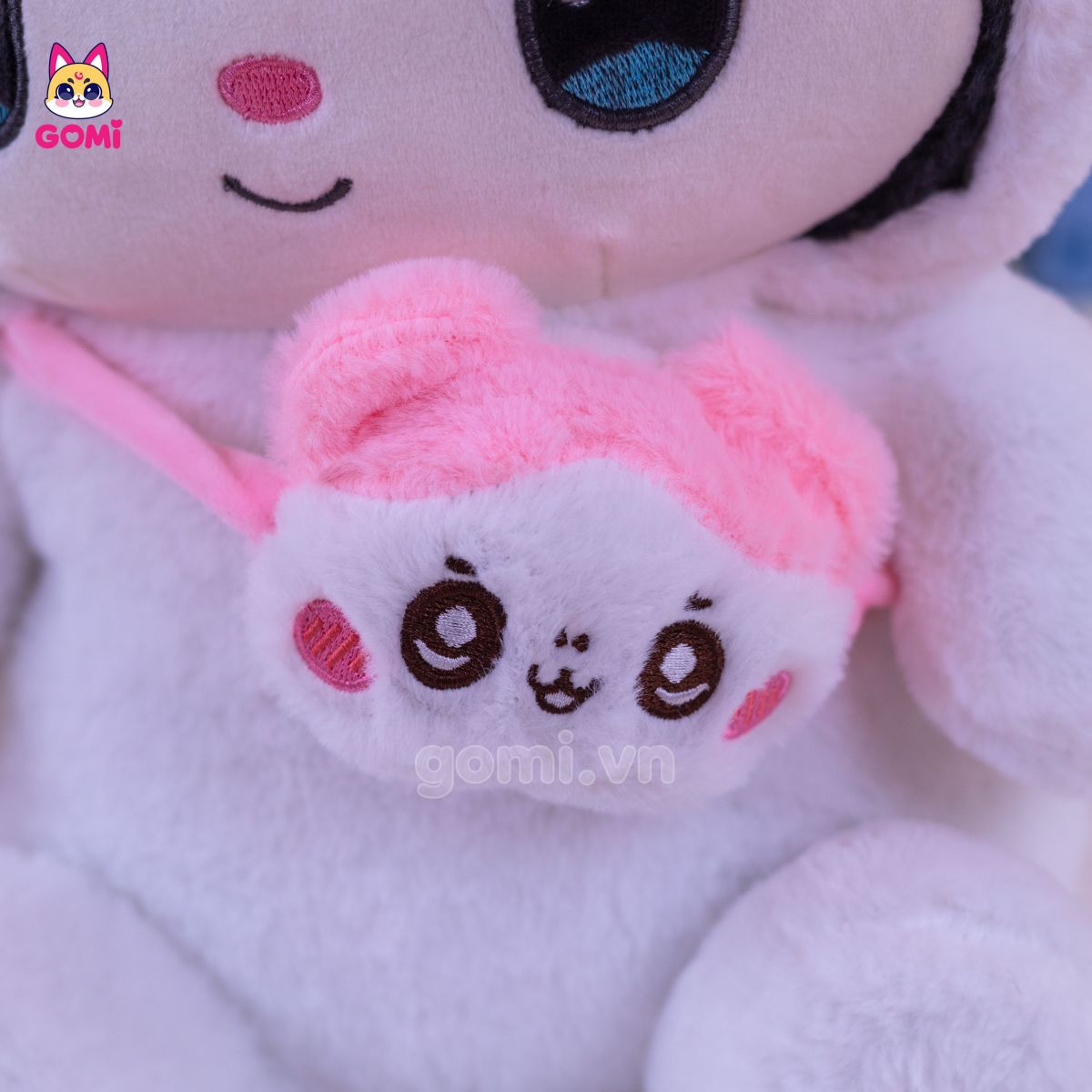 Gấu Bông Kuromi Đeo Túi Trắng