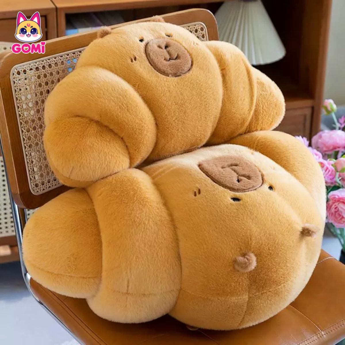 Gối Ôm Capybara Bánh Sừng Bò