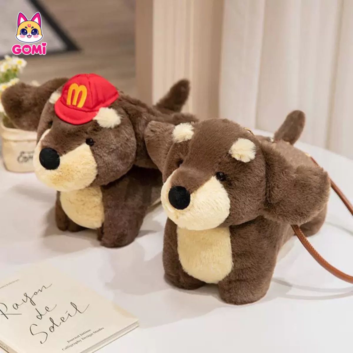 Gấu Bông Chó Xúc Xích Đội Nón Đỏ
