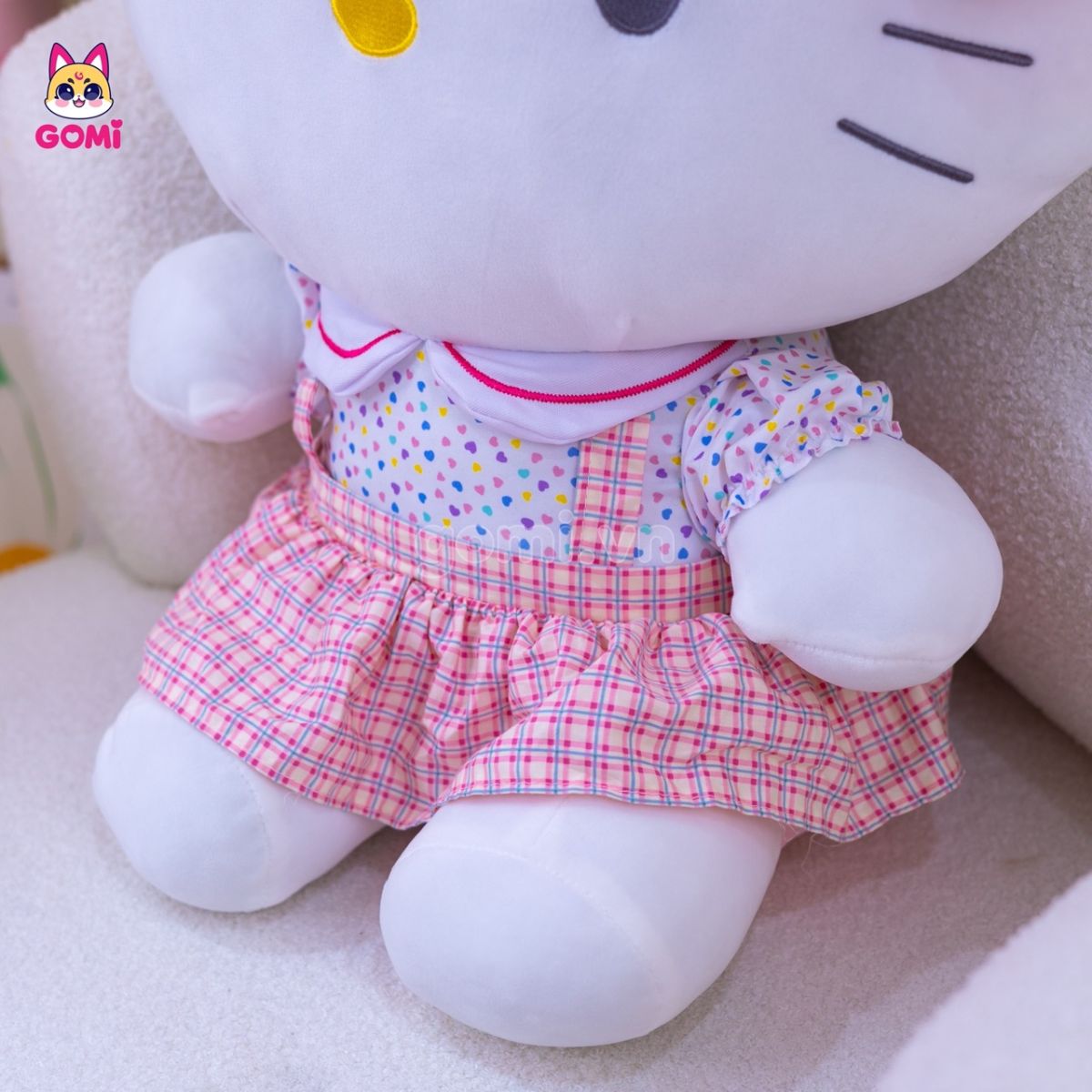 Gấu Bông Kitty Váy Kẻ Hồng