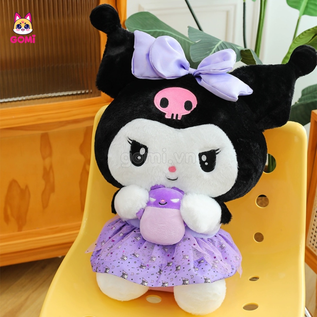 Gấu Bông Kuromi Ôm Gấu