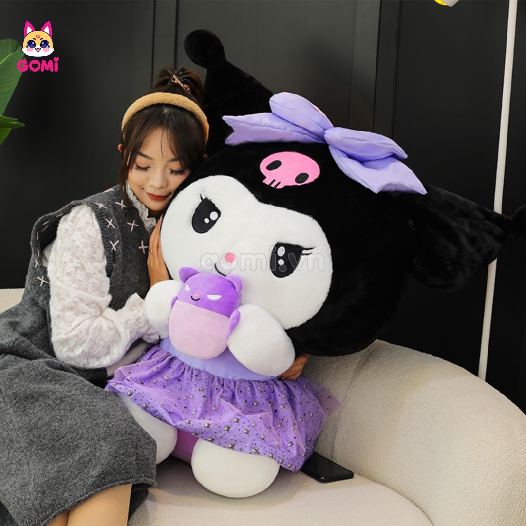 Gấu Bông Kuromi Ôm Gấu