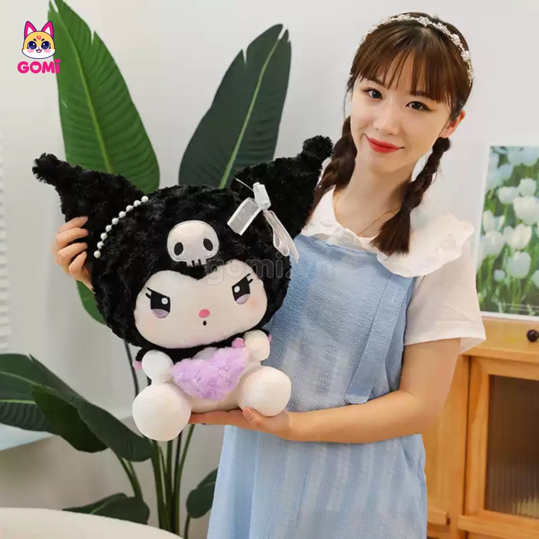 Gấu Bông Kuromi Ôm Tim
