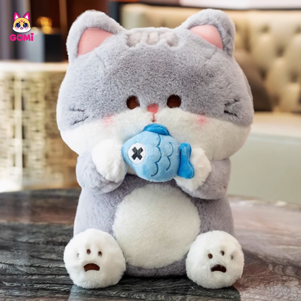 Gấu Bông Mèo Ôm Cá