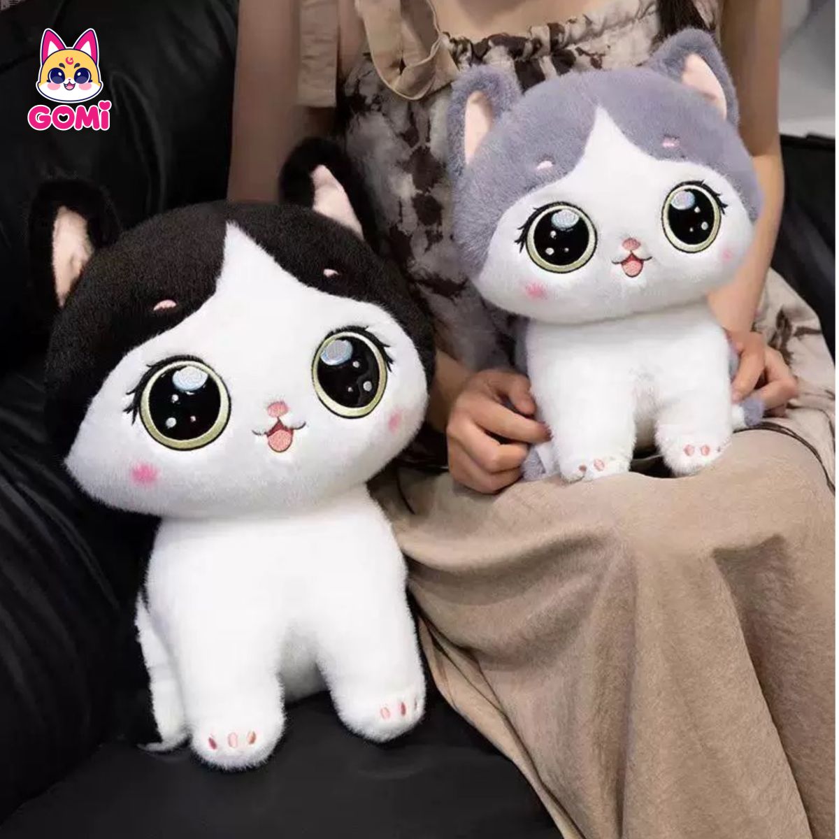 Gấu Bông Mèo Ngồi Mắt Tròn