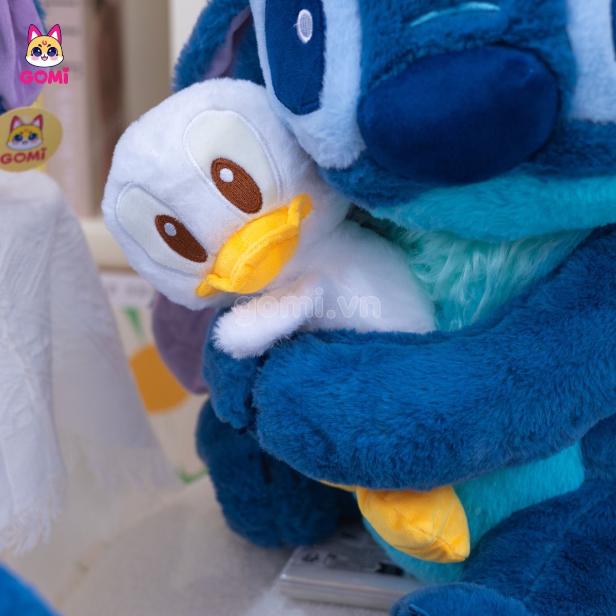 Gấu Bông Stitch Xanh Đậm Ôm Vịt